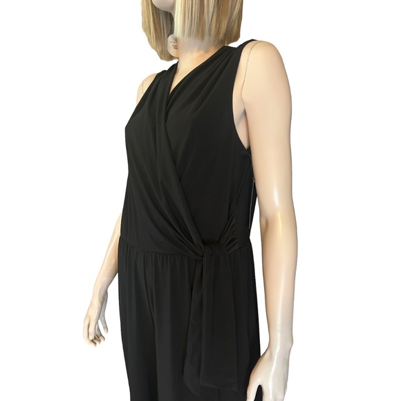 Tahari Jumpsuit Romper 1-Piece Surplice V-Neck Cross Over Front with Tie Waist - Picture 6 of 15